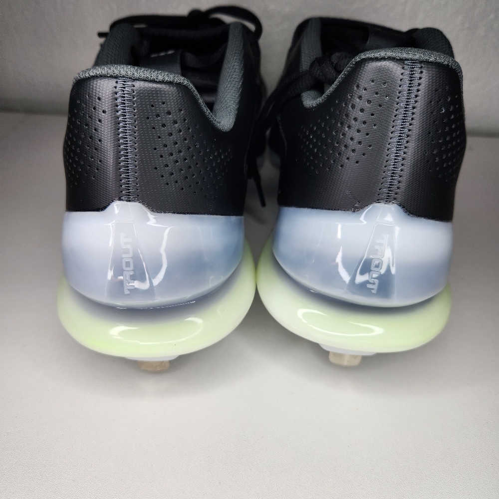 Baseball cleats - Picture 4 of 9